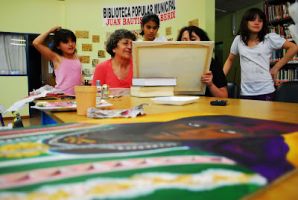 El taller de pintura de Daniela López reúne a personas de todas las edades