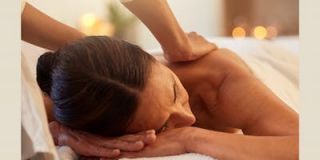 BENEFICIO AGOSTO Relax y disfrute en Masajes relajantes de 45 minutos, con óleos corporales de uvas blancas. + Facial express 30 minutos. (Limpieza de rostro, exfoliación y tonificación con aplicación de cremas humectantes). Incluye uso de sauna, servicio de duchas, toallas, lockers y amenidades. $27.600 AR (IVA incluido) por persona. Reservas Health Club & Spa WhatsApp + 54 9 261 708 6109 Tel.: + 54 0261 4051980 Av. Belgrano 1041, Ciudad de Mendoza, Argentina • Primer piso